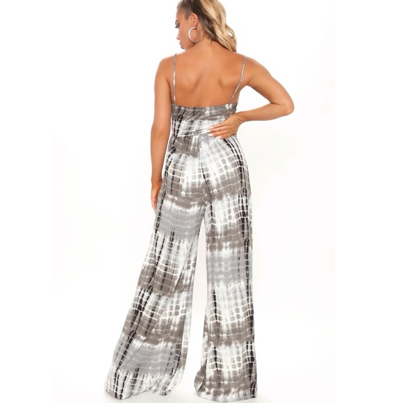 Fashion Nova Tie Dye Jumpsuit Size Small - Picture 3 of 3